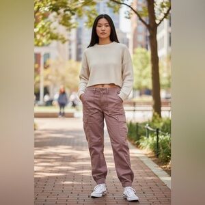 Nwt American Eagle Baggy Jogger Stretch Cargo Size 000 REGULAR
HIGH RISE